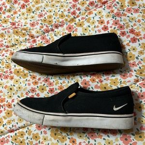 Black Nike slide on shoes!